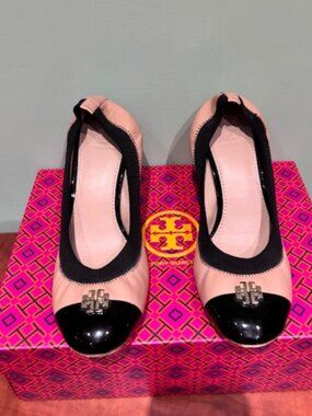 Tory Burch Jolie Tan/Black Patent Leather Block Heel Shoes, Size 7.5M